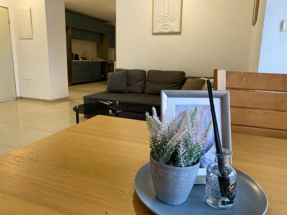 Royal Messilat Suite Penthouse 4bdrm Souccah 40 m Apartment in Jerusalem