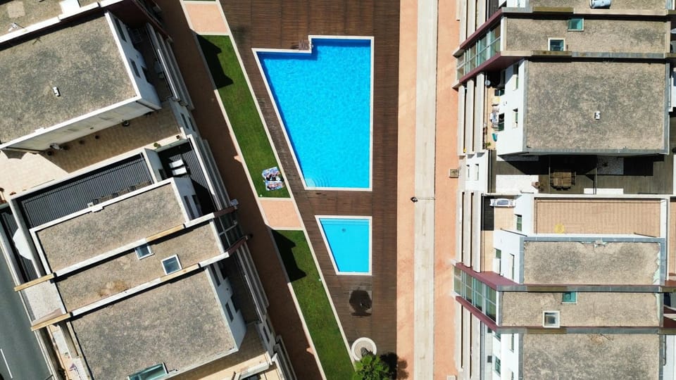 Property building, Day, Bird's eye view, Pool view, Swimming pool, Swimming pool, sunbed