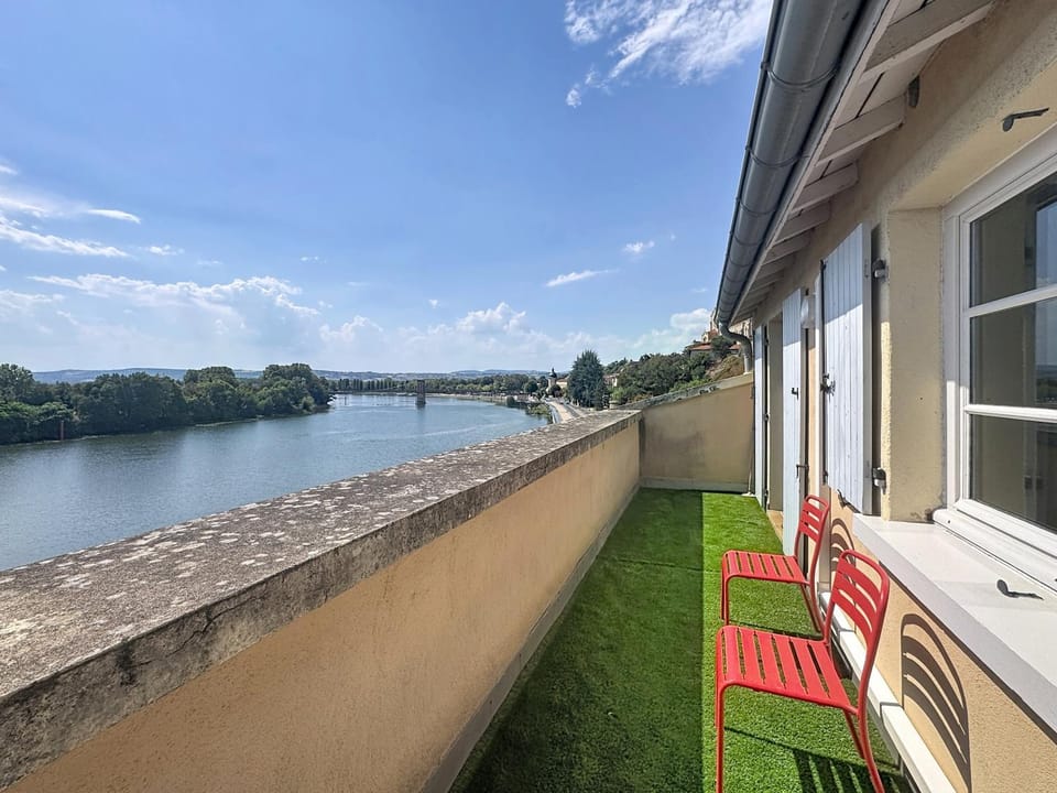 View (from property/room), Balcony/Terrace, Balcony/Terrace, River view