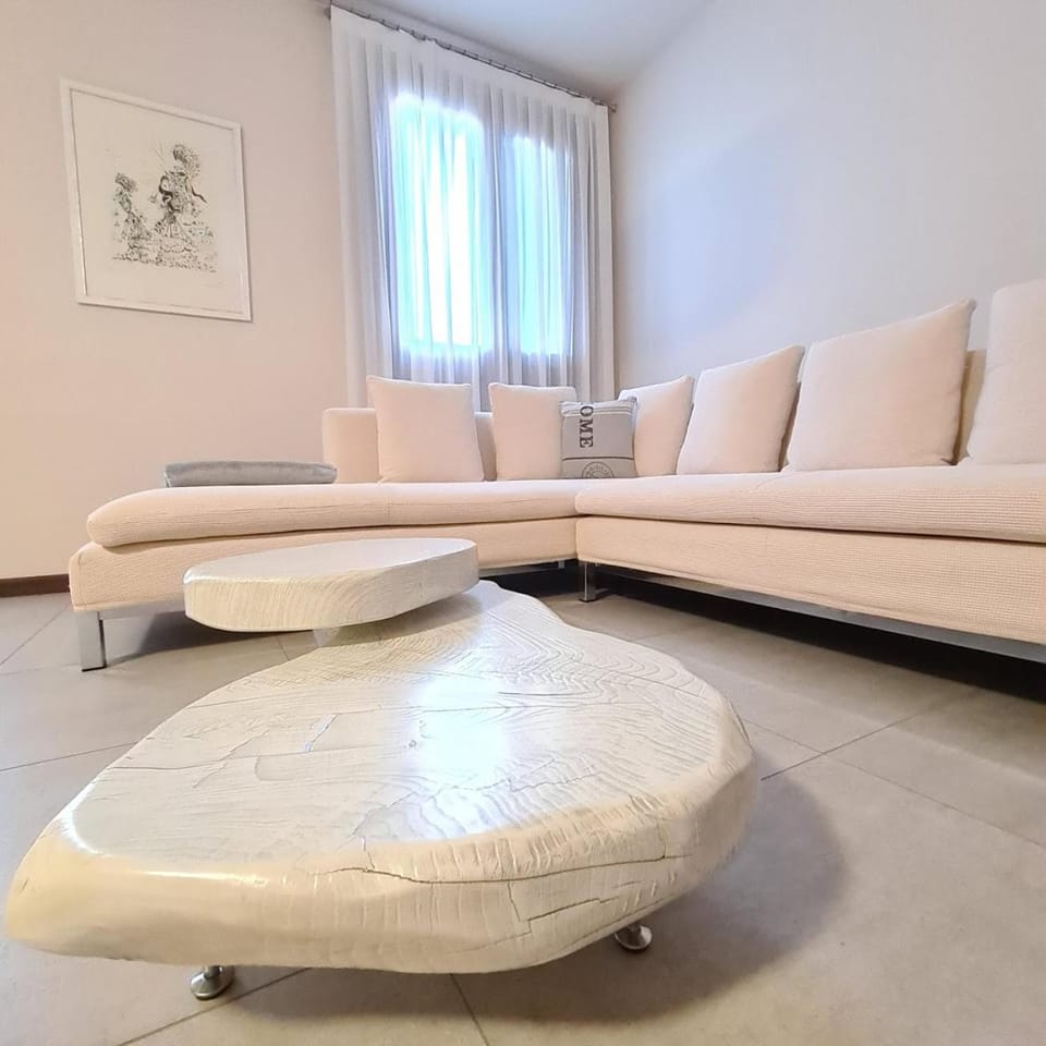 Living room, Seating area, furniture