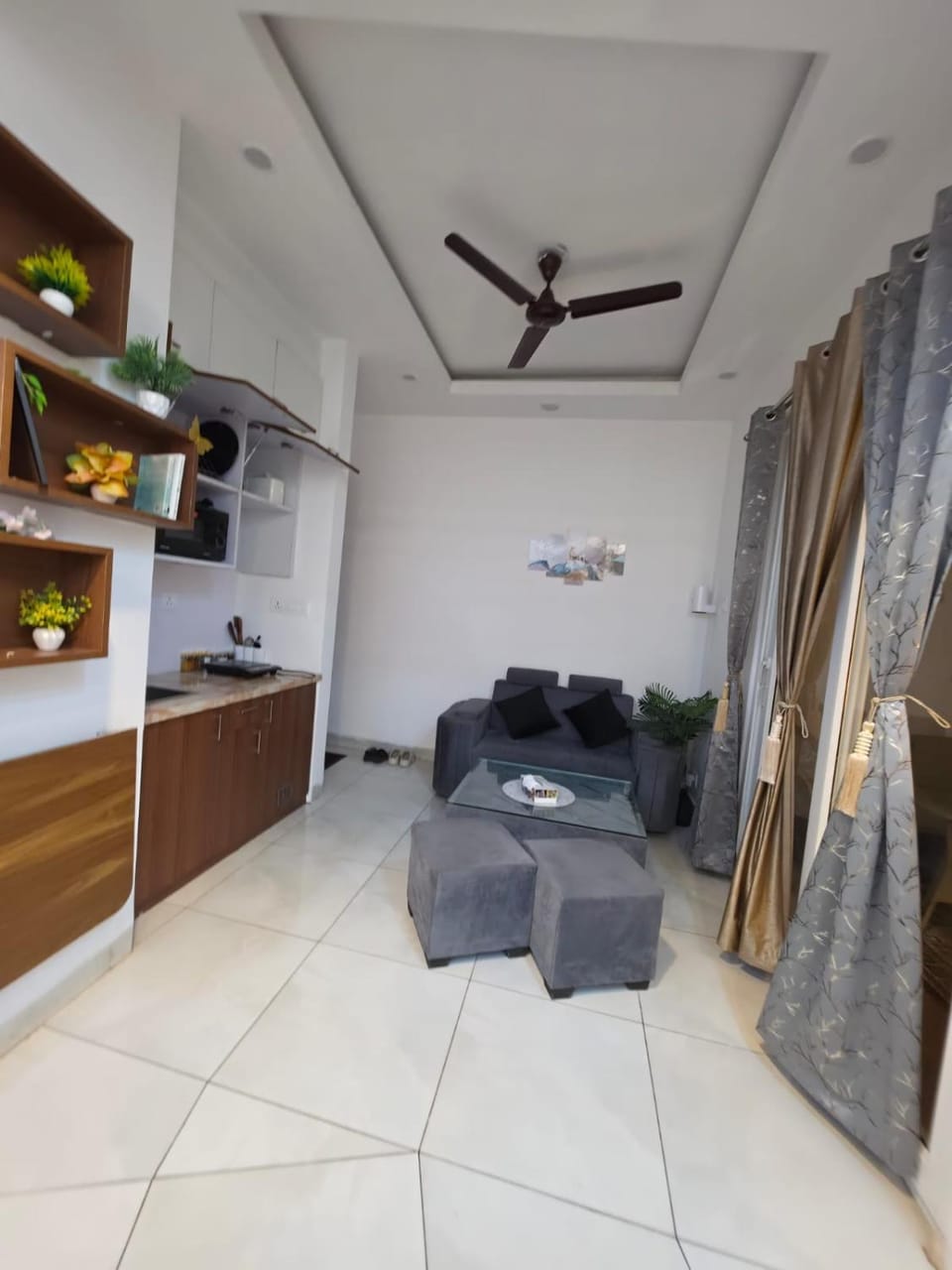 Supertech Northeye-Sarion Stays Apartment in Noida