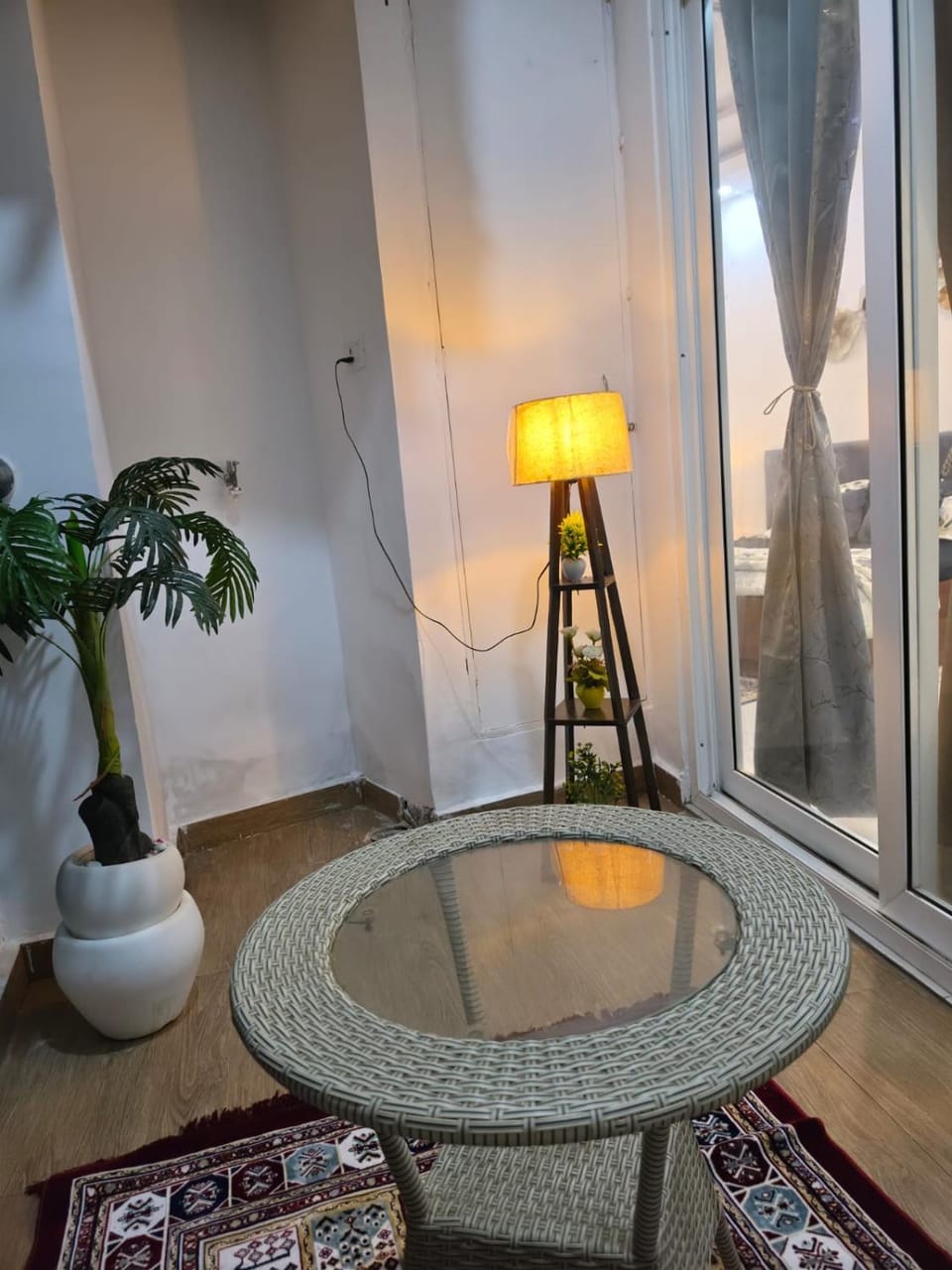 Supertech Northeye-Sarion Stays Apartment in Noida