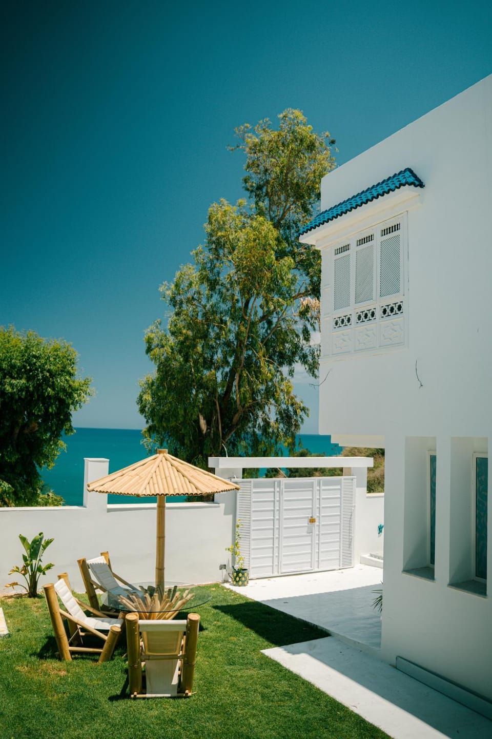 Patio, Day, Natural landscape, Garden, Garden view, Pool view, Swimming pool, sunbed