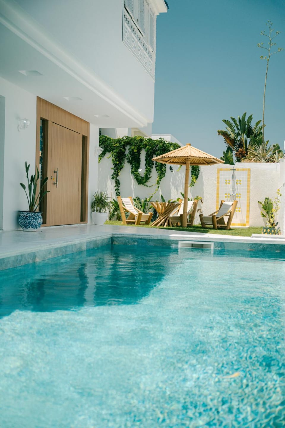 Swimming pool