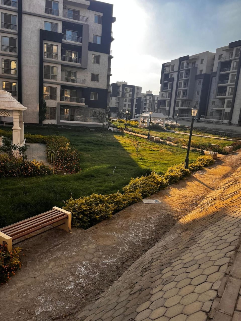 كمبوند جنة مصر التجمع الخامس غرفه بحمام في شقه كبيره Hostel in New Cairo City