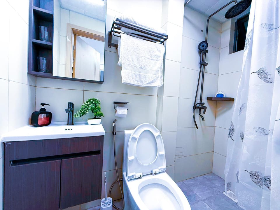 Shower, Toilet, Bathroom
