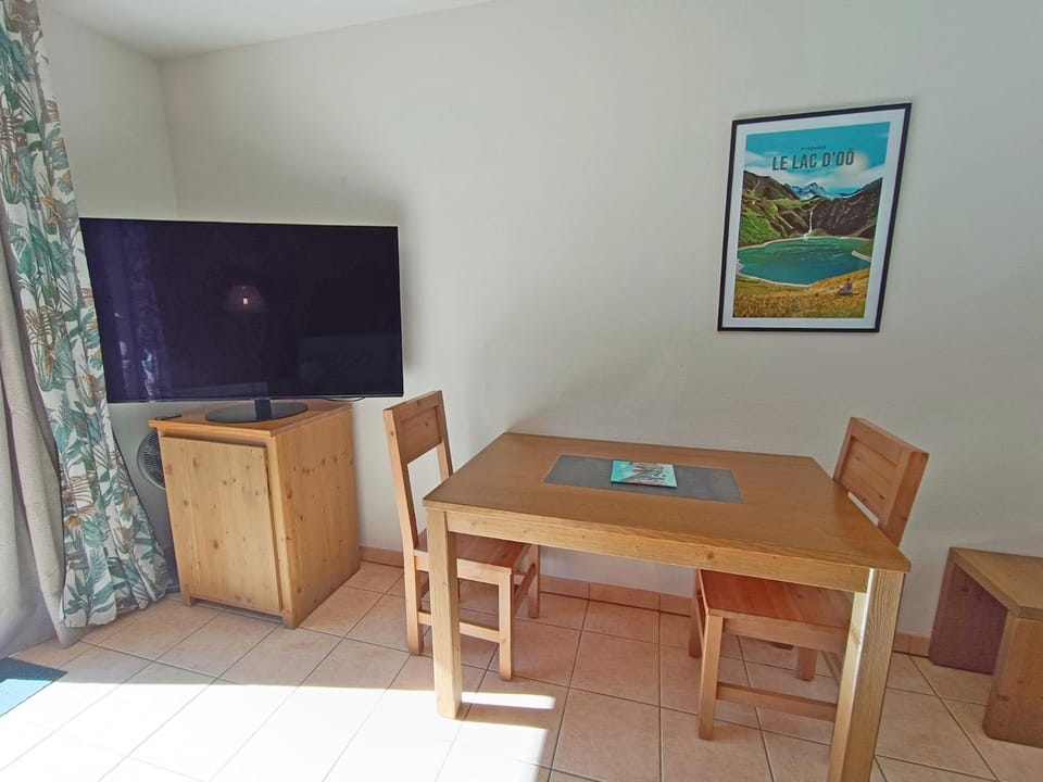 TV and multimedia, Dining area