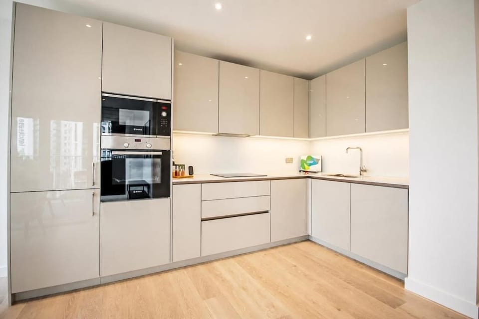 Stylish 2BR Flat in Elephant Park Apartment in London Borough of Southwark