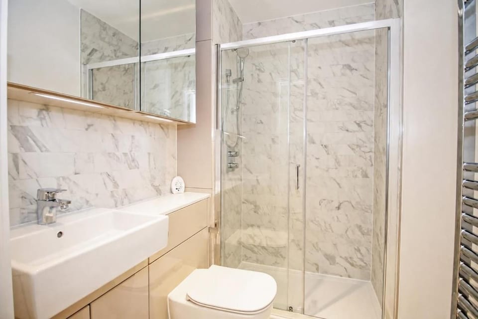 Stylish 2BR Flat in Elephant Park Apartment in London Borough of Southwark