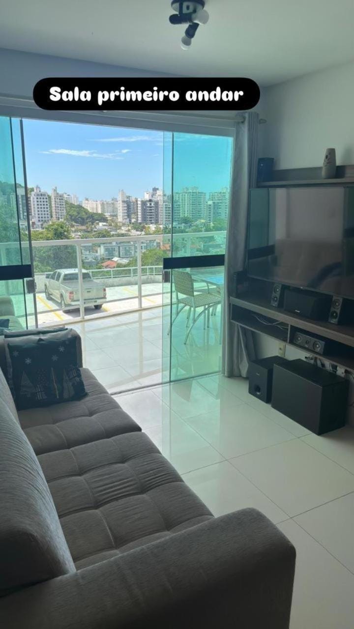 Triplex Balneario Camboriu House in Balneário Camboriú