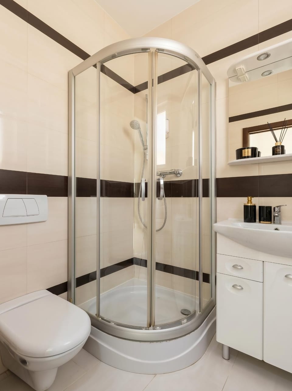 Shower, Toilet, Bathroom, Bath, towels