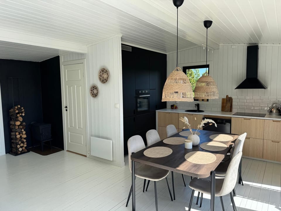Modern Cabin with Jacuzzi and Stunning Sea View Cabin in Viken, Norway