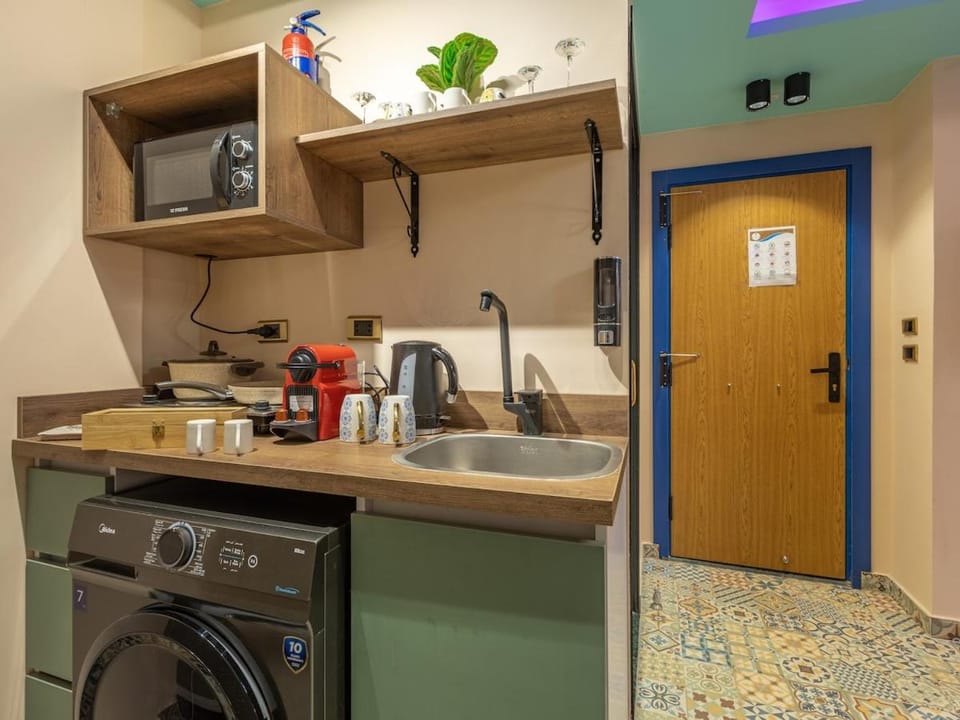 Moroccan Studio Jacuzzi 5 Min Airport selfcheck-in Apartment in Cairo Governorate