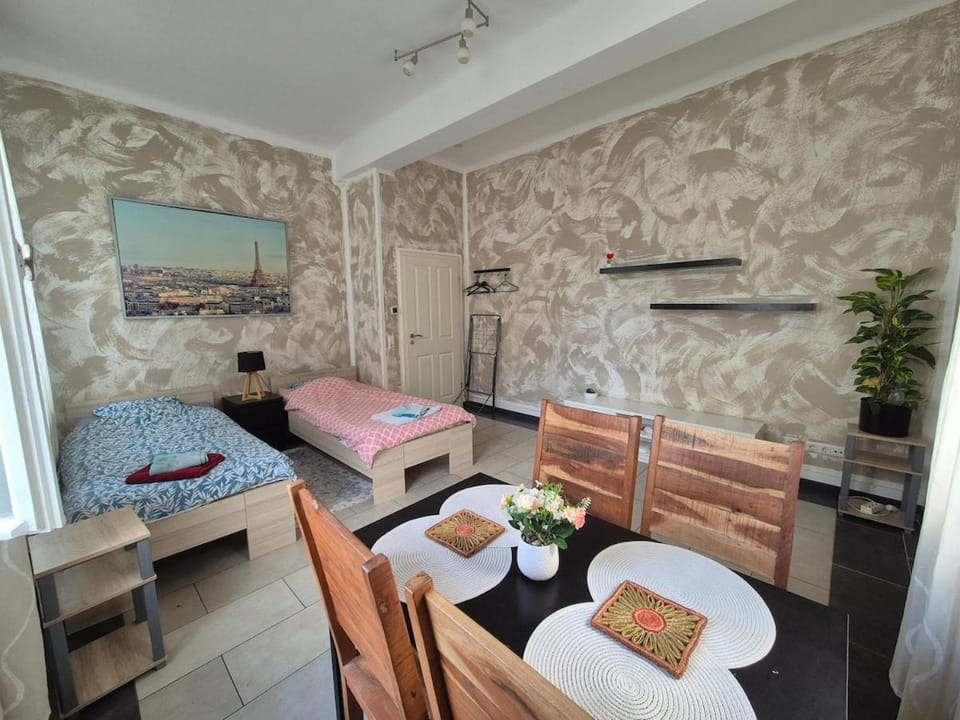 Living room, Bedroom