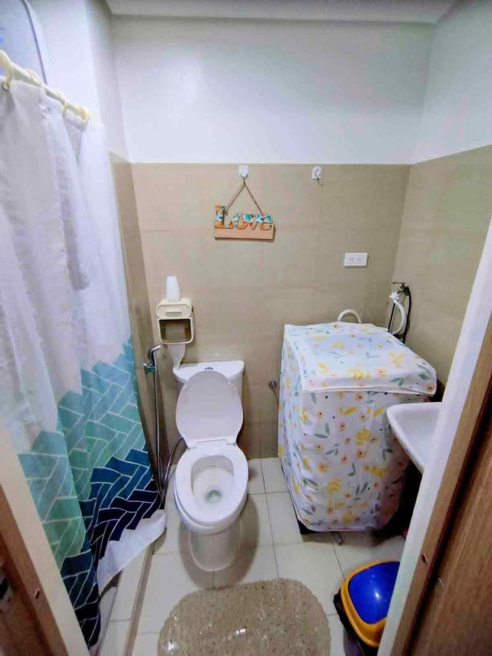 1722-1723 GLY and KAT STAYCATION at MALL OF ASIA Apartment hotel in Pasay
