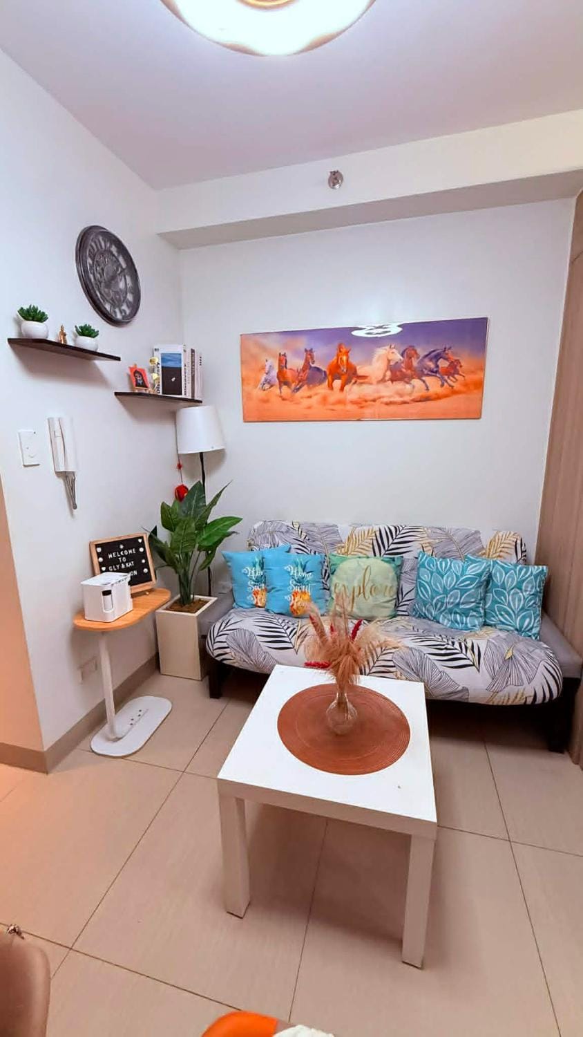 1722-1723 GLY and KAT STAYCATION at MALL OF ASIA Apartment hotel in Pasay