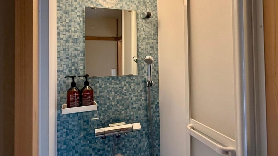 Guesthouse OYUKLYN Hostel in Japan
