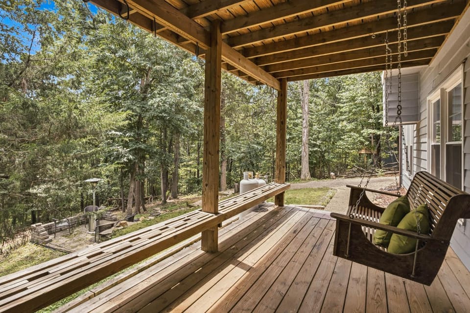Massanutten Mountain Getaway Home with Game Room House in Massanutten
