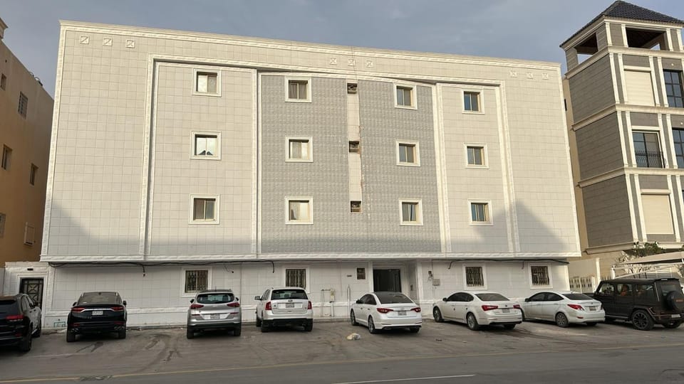 Property building, Location