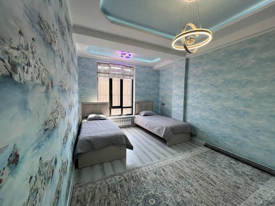 Bed, Living room, Photo of the whole room, Seating area, Bedroom
