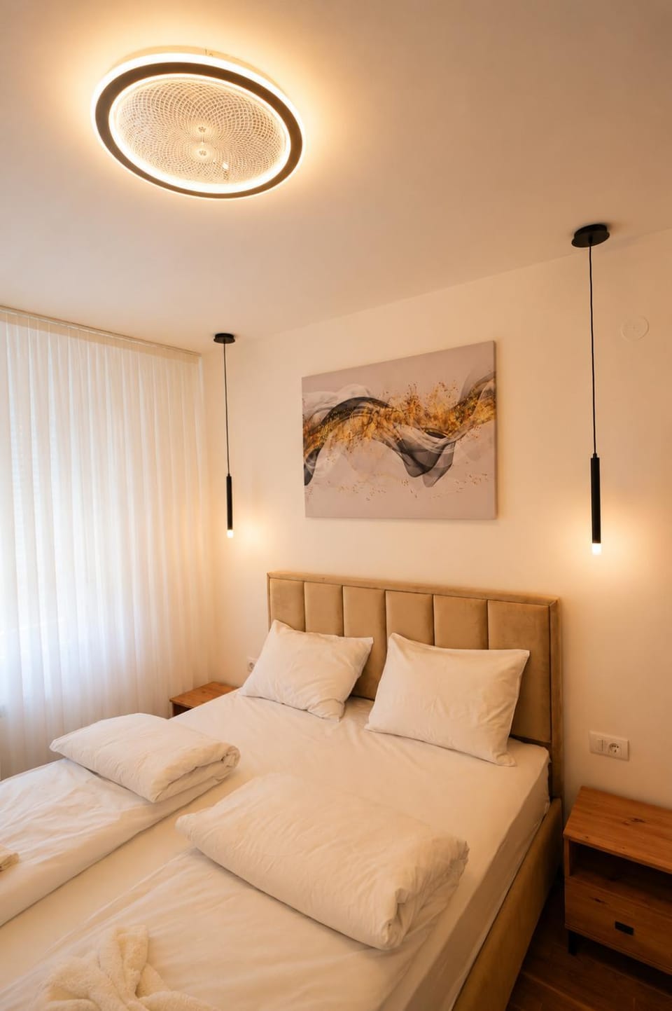 Bed, Photo of the whole room, Bedroom