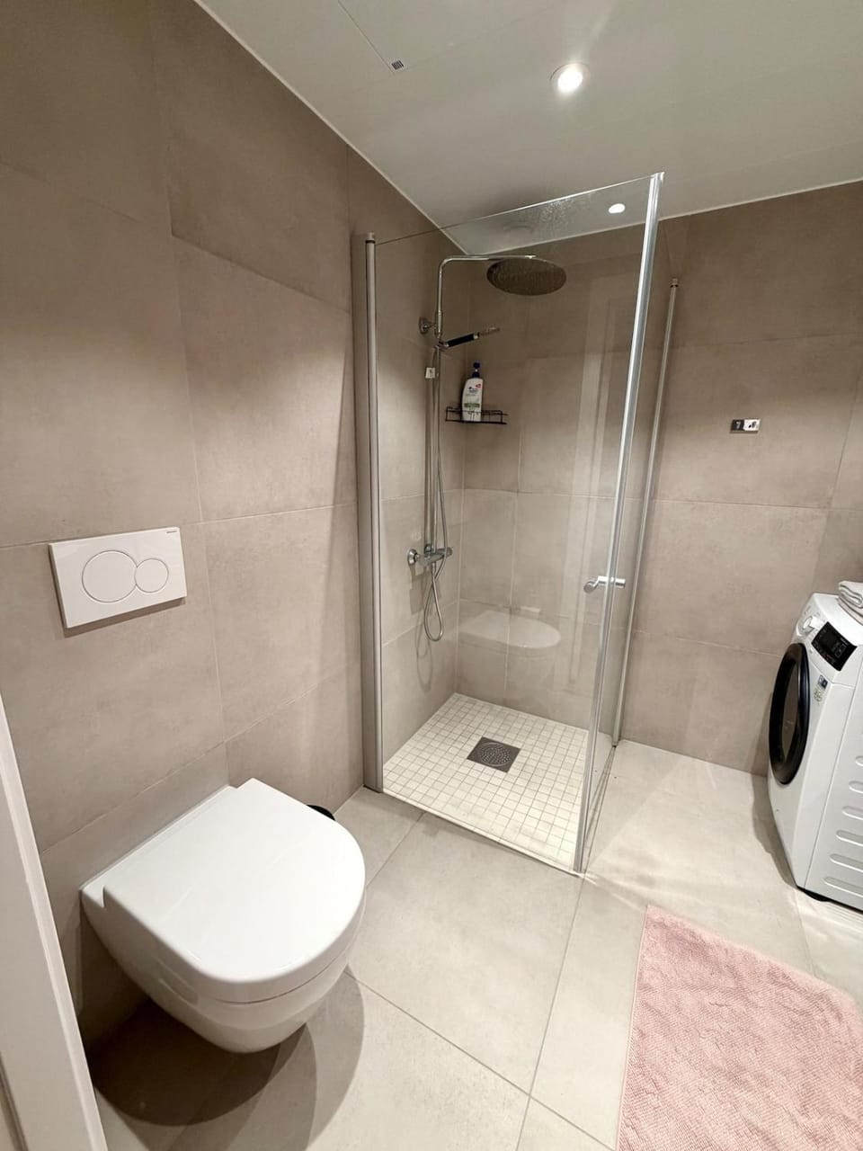 Shower, Toilet, Bathroom, washing machine, dryer