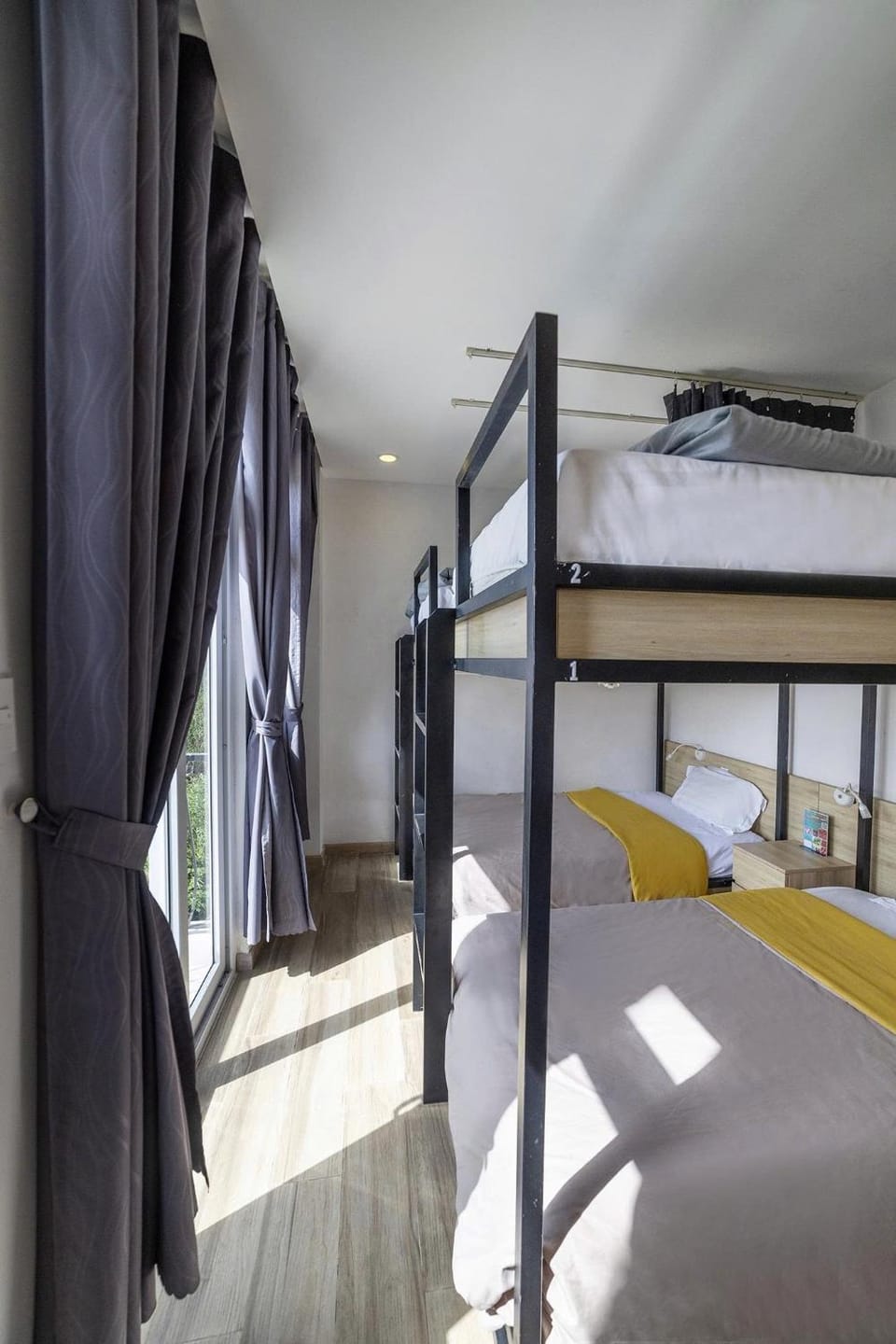 Bedroom, bunk bed