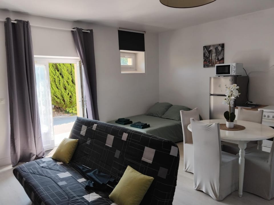 Studio indépendant Apartment in Brittany