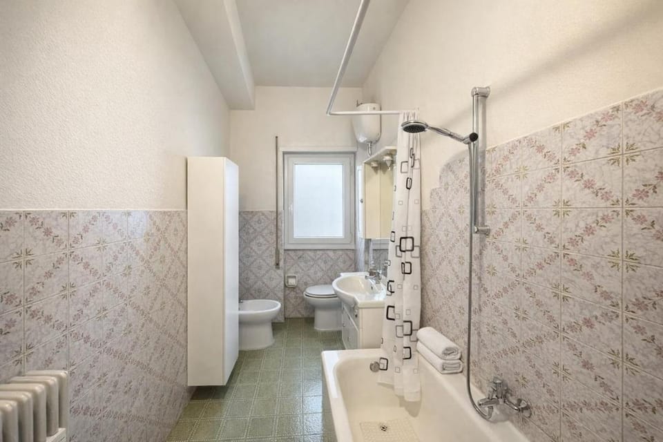 Modern Pigneto Flat, 5 Mins to Metro & Parking Apartment in Rome