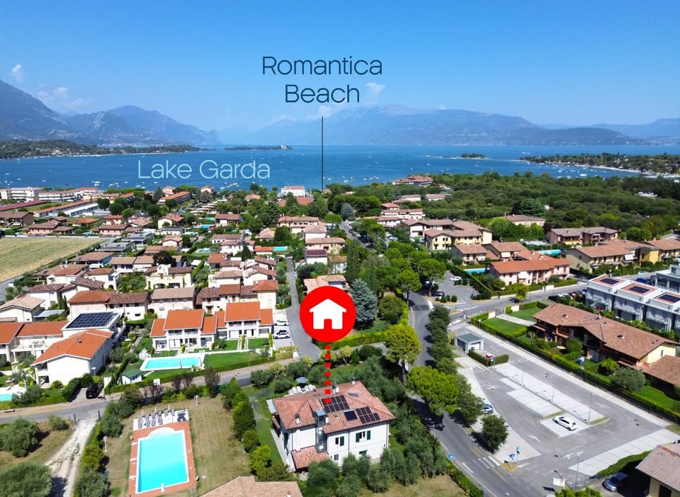 Property building, Nearby landmark, Day, Natural landscape, Bird's eye view, Beach, City view, Lake view, Mountain view