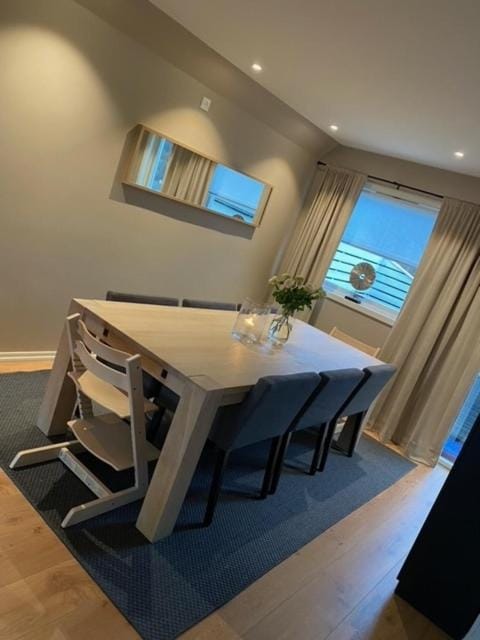 15 mins from Bergen city center, familyhome Villa in Bergen