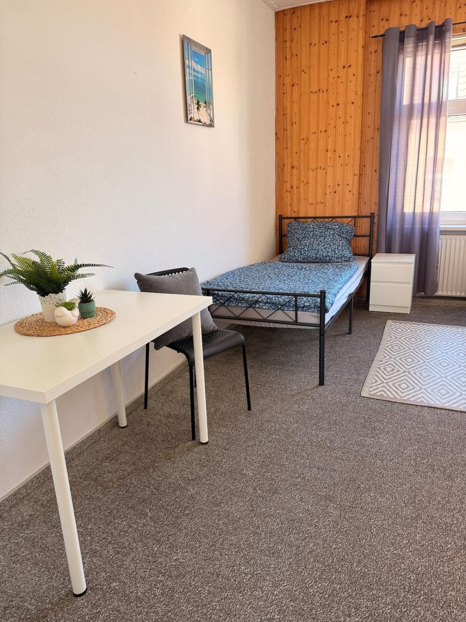 Bed, Photo of the whole room, Dining area, Bedroom