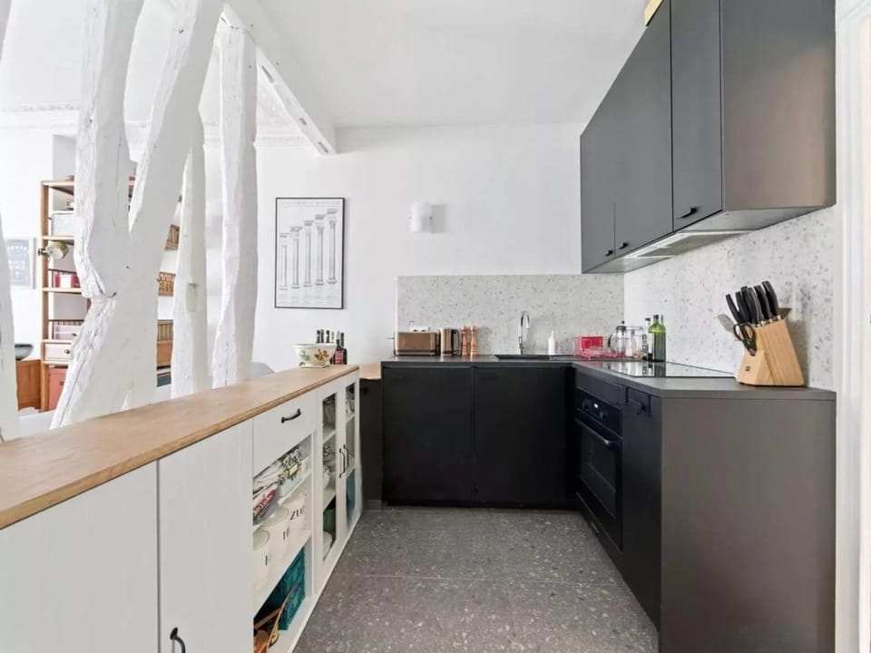 Modern Paris Apartment Apartment in Paris