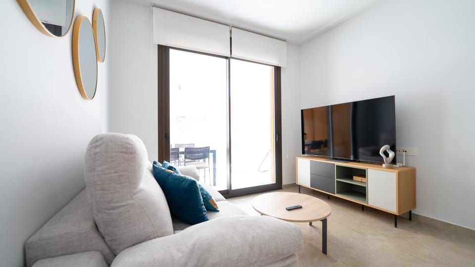 TV and multimedia, Balcony/Terrace, Living room, Seating area