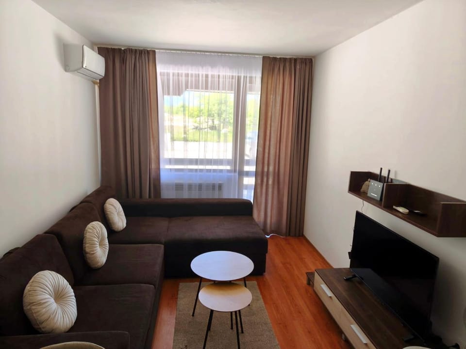 TV and multimedia, Living room, air conditioner