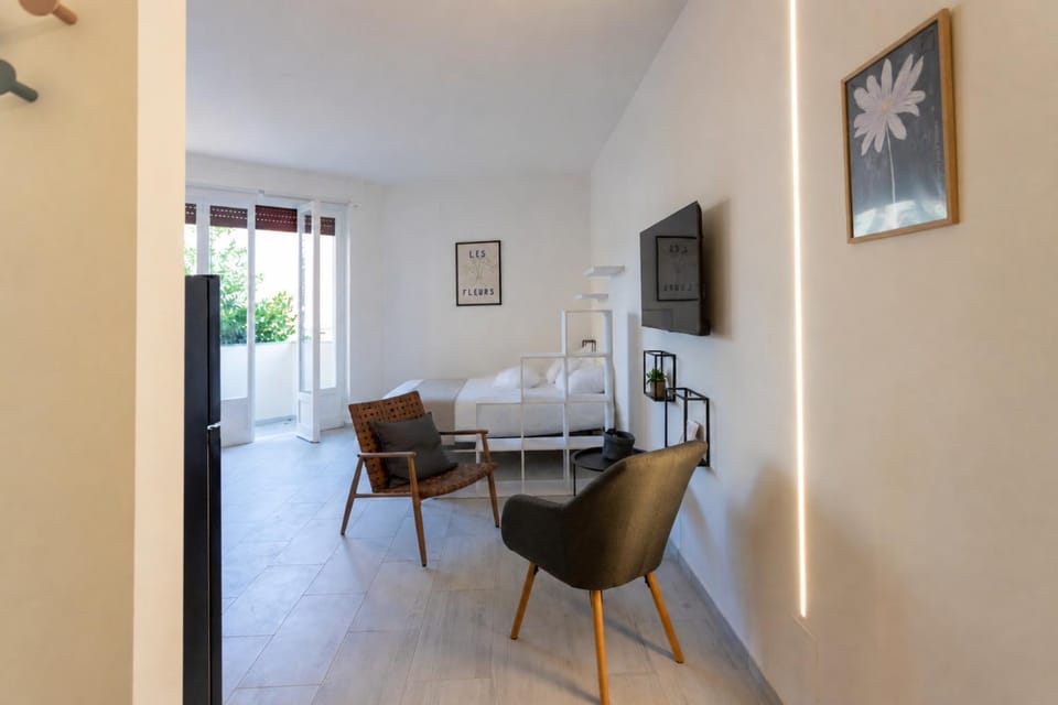 Communal lounge/ TV room, TV and multimedia, Living room, Dining area, Evening entertainment