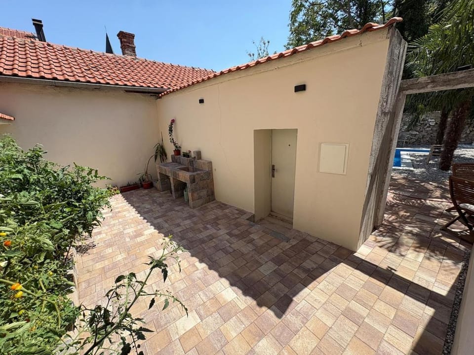 Patio, View (from property/room), Inner courtyard view