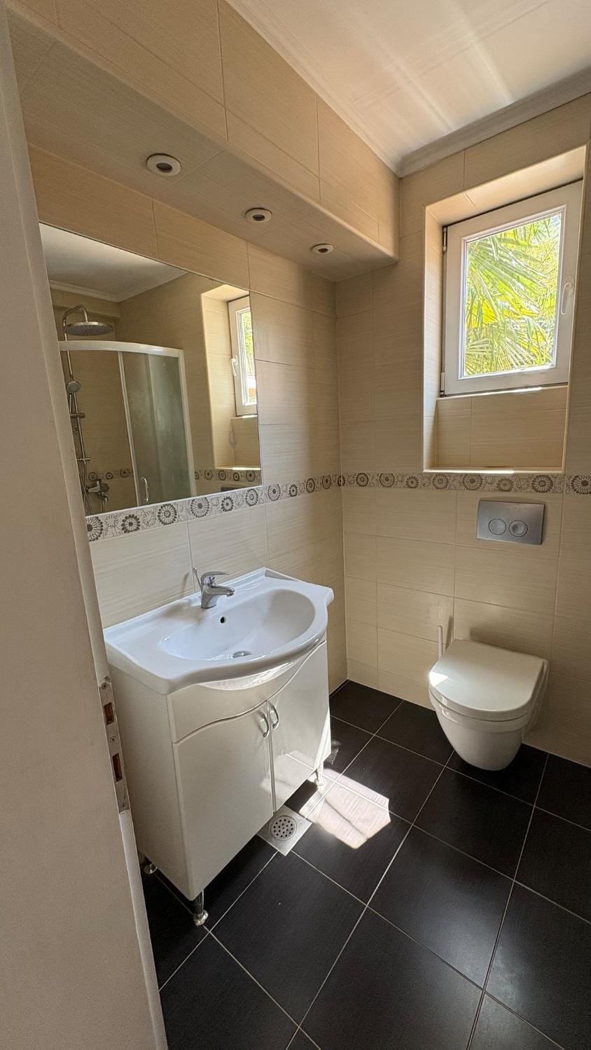 Toilet, Bathroom