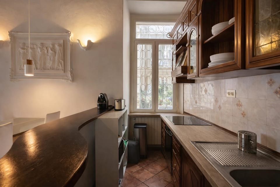 Kitchen or kitchenette, Dining area, dishwasher, stove