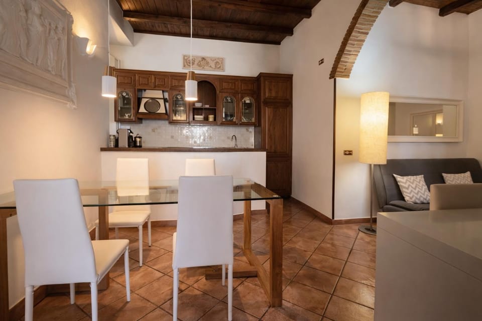 Kitchen or kitchenette, Living room, Seating area, Dining area