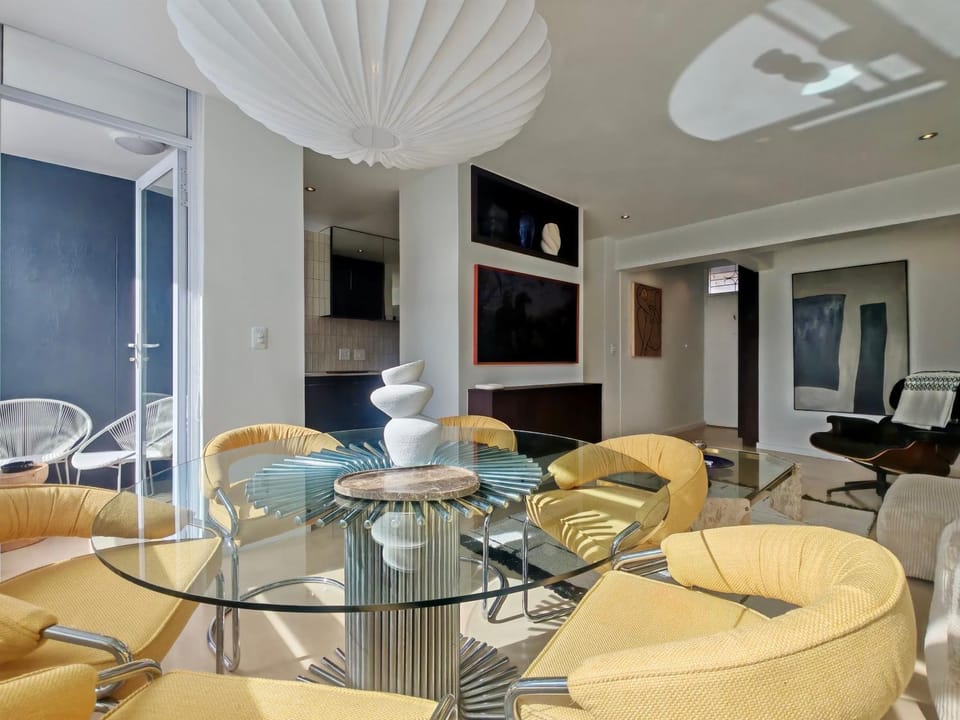 Vivia - Central & secure remote-work 3 bedroom apartment with ACs Apartment in Sea Point