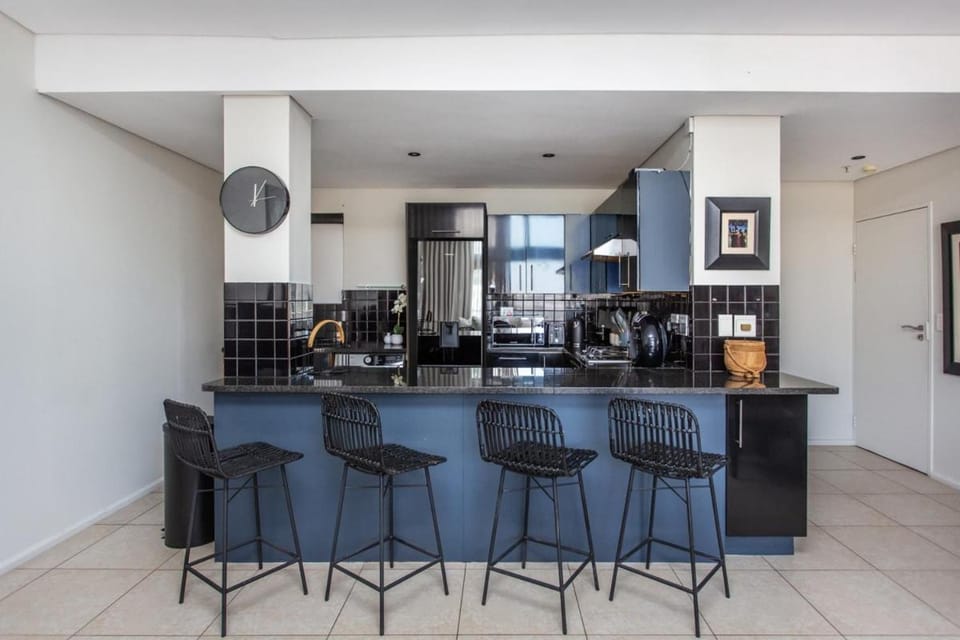 City Views Penthouse In Hotel Apartment in Cape Town
