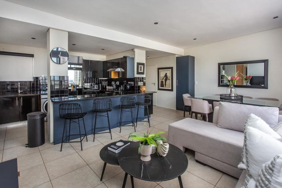 City Views Penthouse In Hotel Apartment in Cape Town