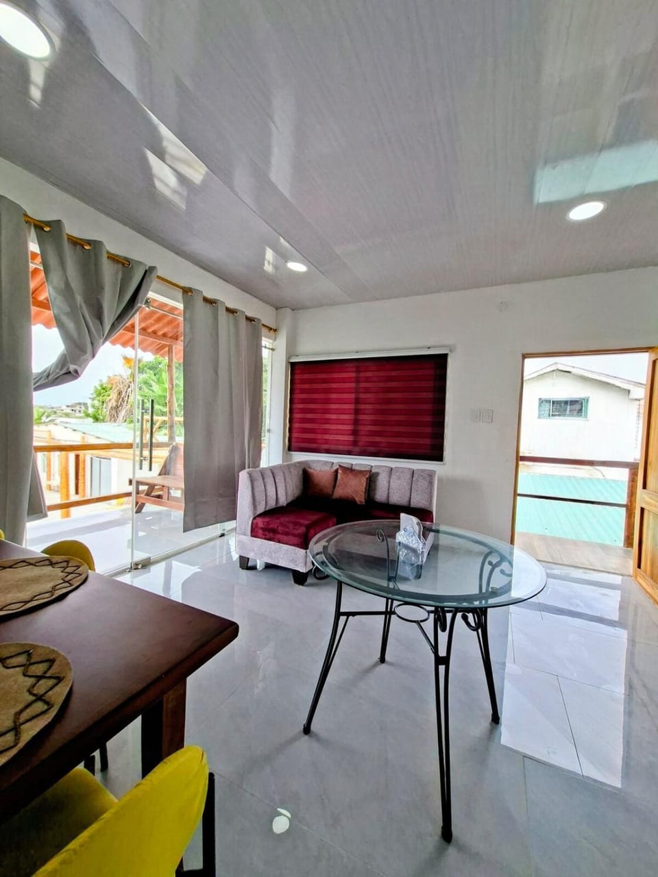 TV and multimedia, Living room, Seating area, Dining area