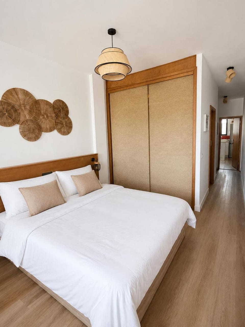 Bed, Photo of the whole room, wardrobe