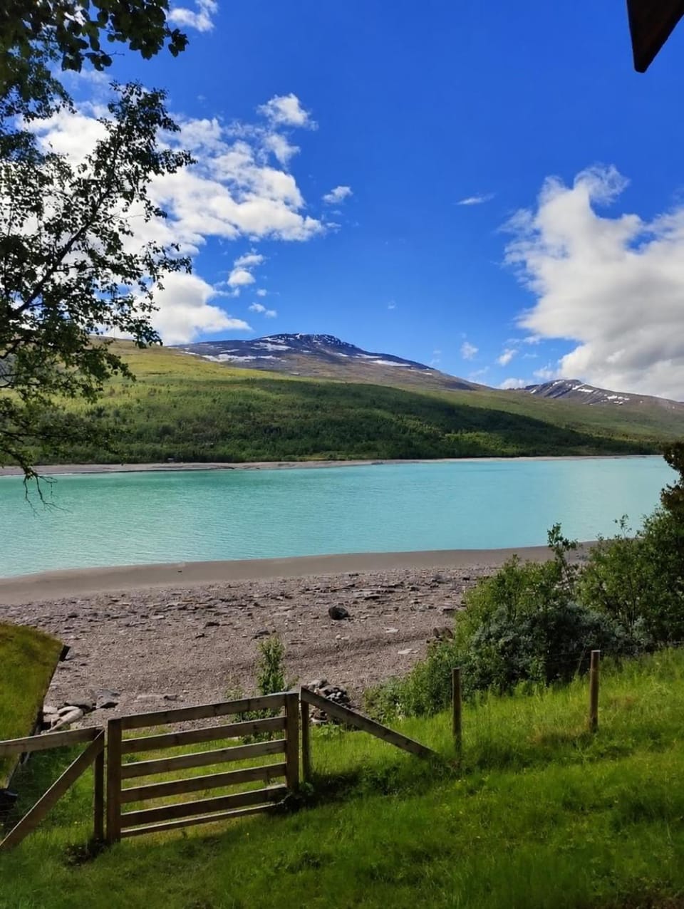Idyllic cabin by Gjevilvatnet - Private beach Cabin in Trondelag
