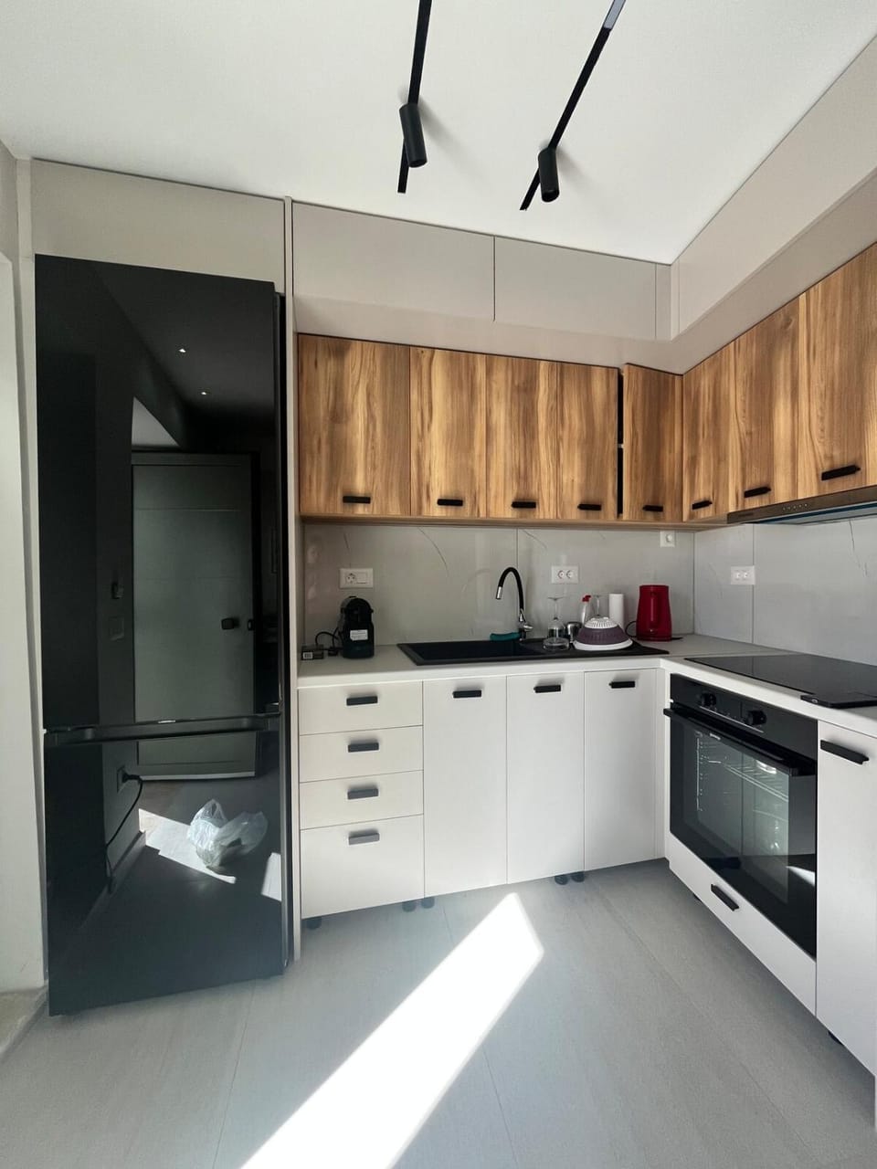 Kitchen or kitchenette, oven, pet friendly, stove