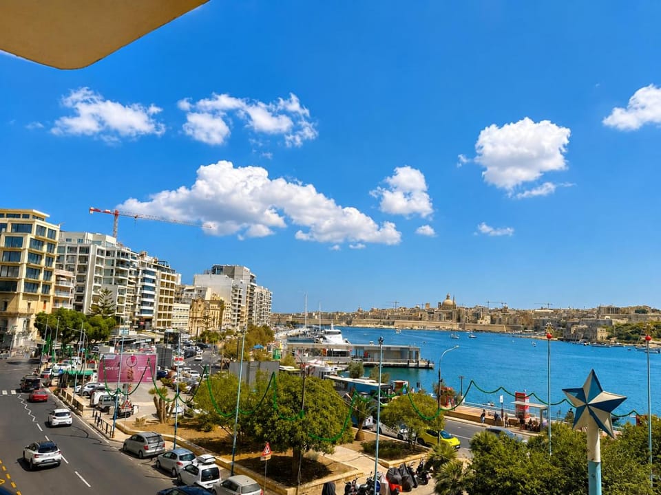 The Heaven - Sea View 2 Apartment in Sliema