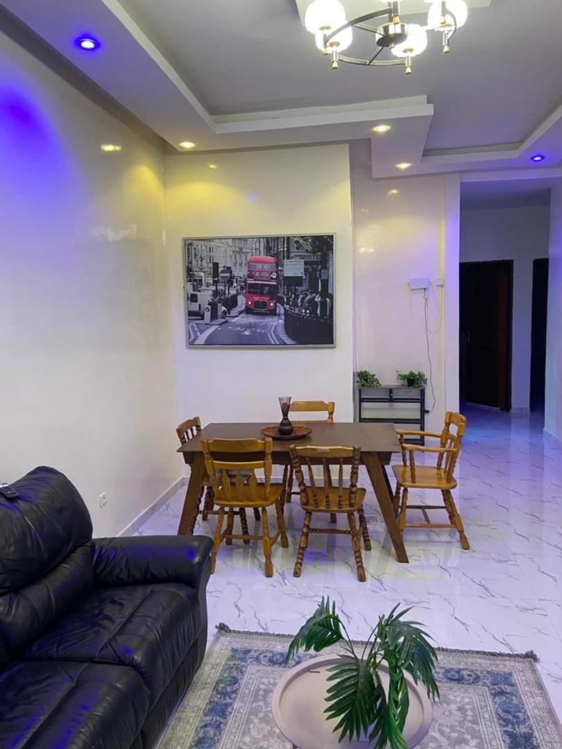 Seating area, Dining area