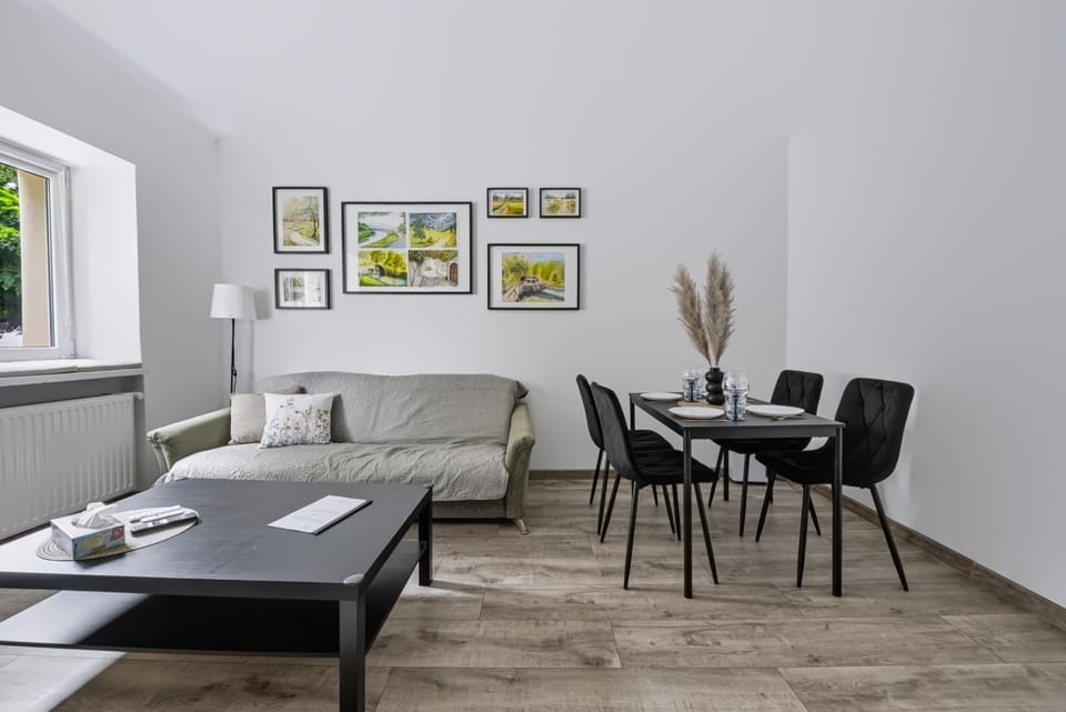 Living room, Photo of the whole room, Seating area, Dining area